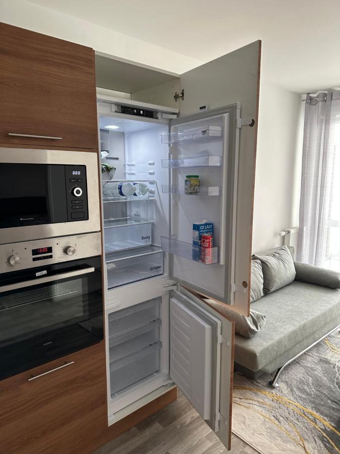 Agreable 2 Pieces Avec Balcon Et Parking Transports By Immo Kit Bnb 사르셀레스 외부 사진