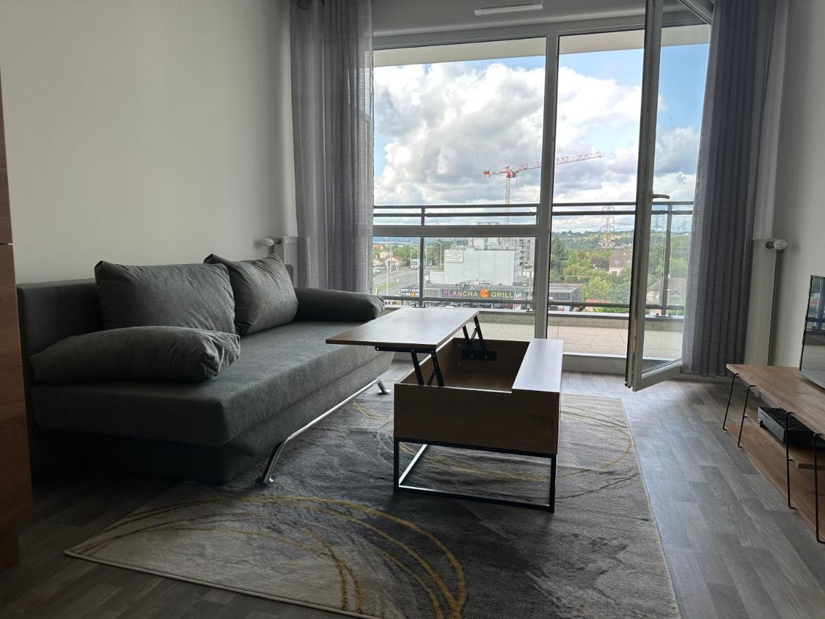 Agreable 2 Pieces Avec Balcon Et Parking Transports By Immo Kit Bnb 사르셀레스 외부 사진