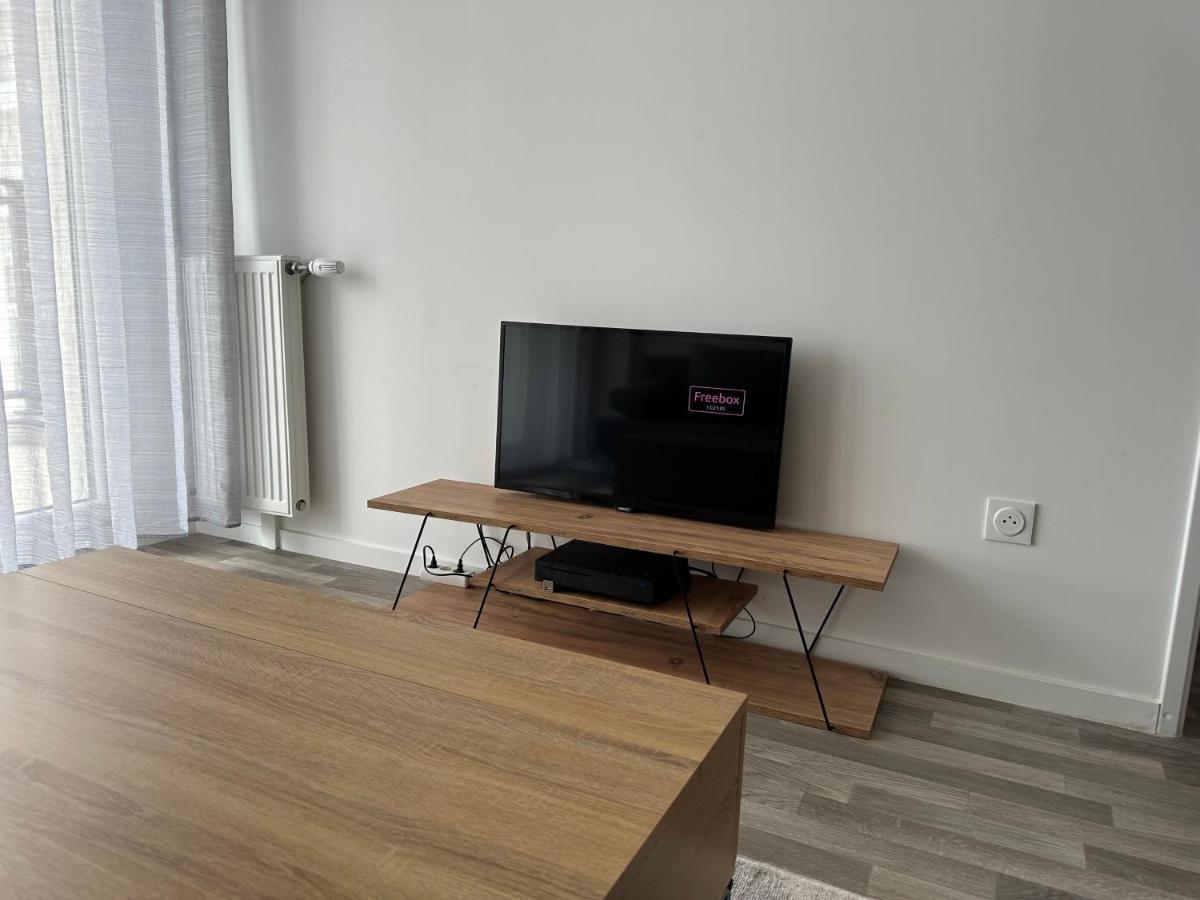 Agreable 2 Pieces Avec Balcon Et Parking Transports By Immo Kit Bnb 사르셀레스 외부 사진