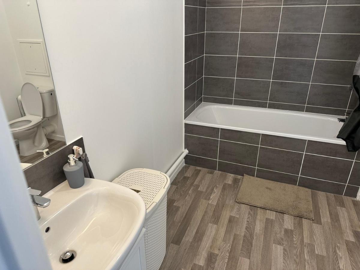 Agreable 2 Pieces Avec Balcon Et Parking Transports By Immo Kit Bnb 사르셀레스 외부 사진