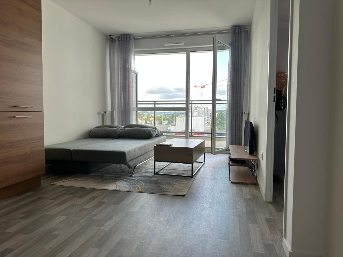 Agreable 2 Pieces Avec Balcon Et Parking Transports By Immo Kit Bnb 사르셀레스 외부 사진