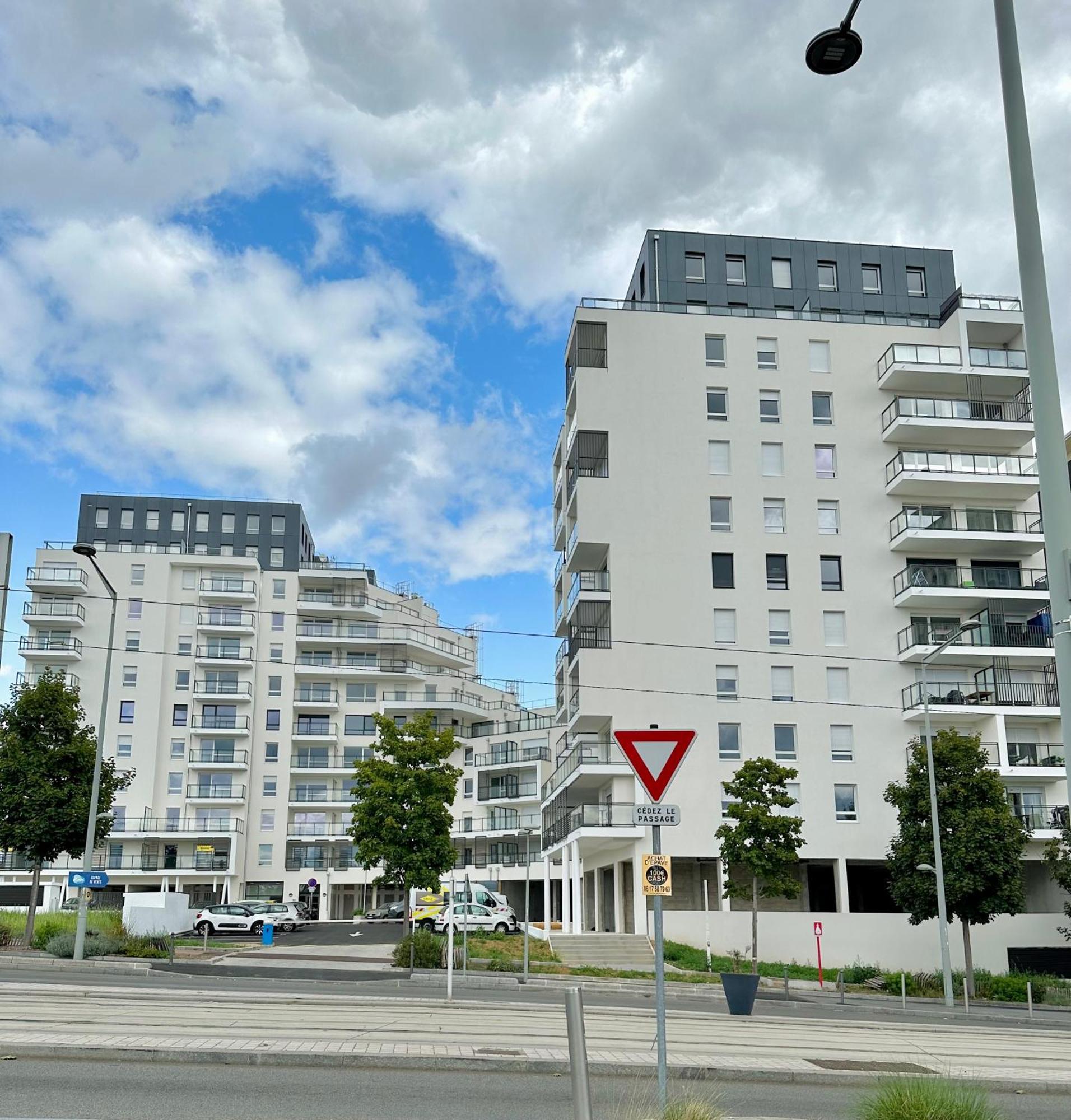 Agreable 2 Pieces Avec Balcon Et Parking Transports By Immo Kit Bnb 사르셀레스 외부 사진